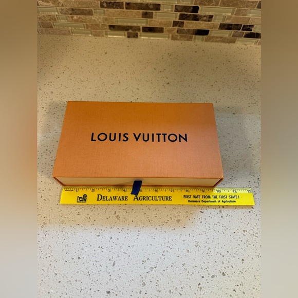 Louis Vuitton box - Picture 3 of 5